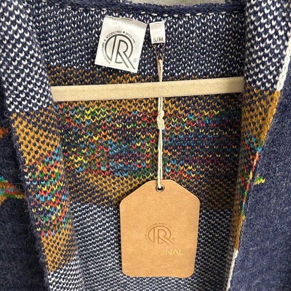 Aztec Cardigan - Picture 3 of 3